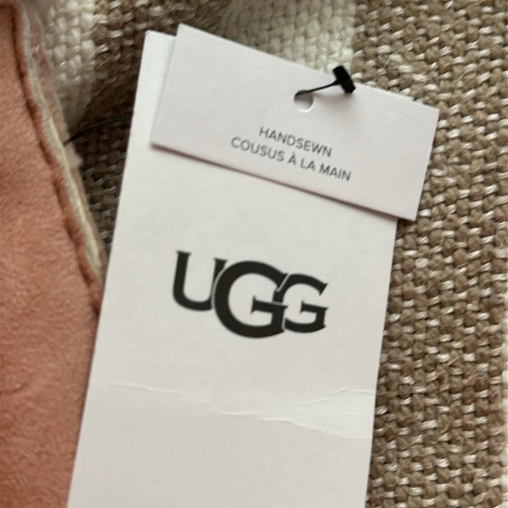 UGG handsewn sheepskin mitten